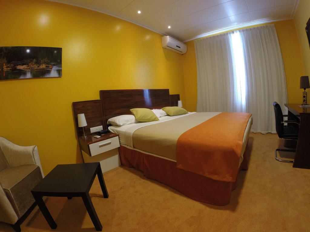 Residence Inn 帕拉马里博 客房 照片